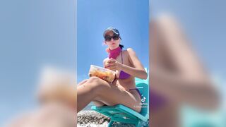 Linda Stabilini in bikini tiktok