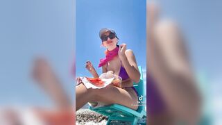 Linda Stabilini in bikini tiktok