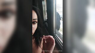 Sara Piras tettona esibizionista nuda alla finestra OF