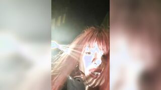 Ridammi il cellulare bastardo - Rapinata mentre si sta masturbando in live