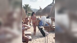 Elodie in bikini al mare