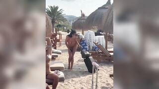 Elodie in bikini al mare