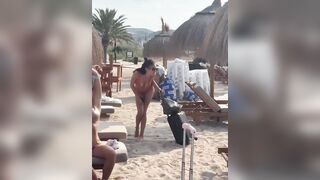 Elodie in bikini al mare