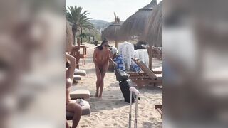 Elodie in bikini al mare