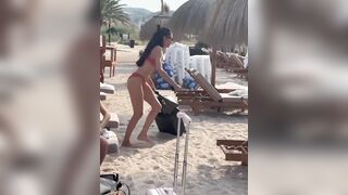 Elodie in bikini al mare