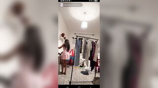 E le esce una tetta in live Ops