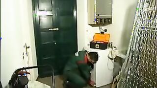 Angela Gritti - l' idraulico