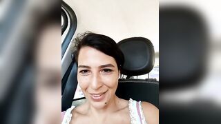 Pompino moglie italiana tettona in macchina