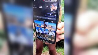 Guarda come mi spacca il culo questo ragazzo all'aperto