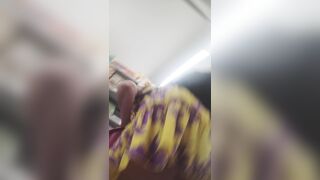 Spy supermercto upskirt Milf sotto la gonna