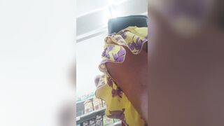 Spy supermercto upskirt Milf sotto la gonna