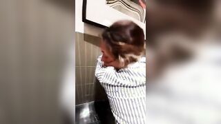 Scopo la mia ragazza nel bagno del ristorante