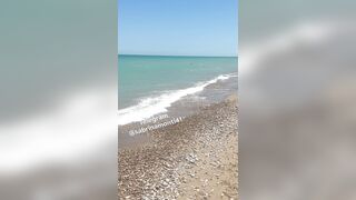 Sabrina Monti esibizione in spiaggia