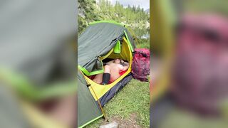 In campeggio famosa ofanser italiana con tette enormi