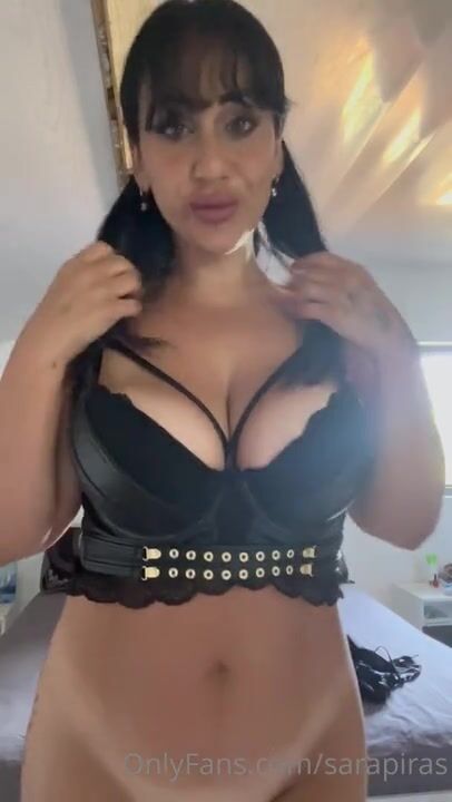 Sara Piras con un bel cazzo nero OF