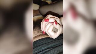 Me lo sega,lo succhia e si fa mettere a pecora