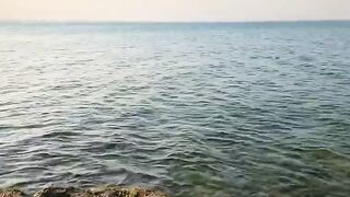 Pompino e scopata rossa scopata sugli scogli