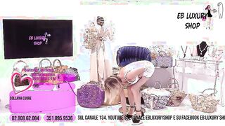 Televendita della calda Botto scosciata