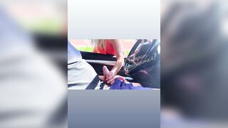 Inculata in auto car sex pubblico