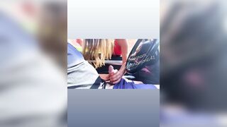 Inculata in auto car sex pubblico