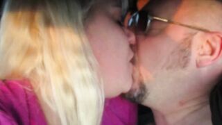 CRISTY IN CAR CON AMANTE