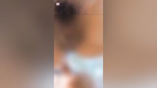 In vacanza godendo col culo di mia moglie