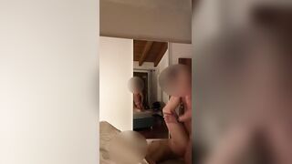 Scopata serale in vacanza coppia italiana