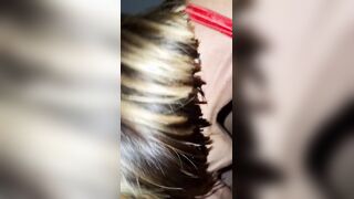 Le sposto gli slip e la scopo bene