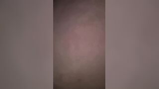 Sveltina con segretaria in magazzino