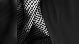 Moglie italiana scopata da bull davanti al cornuto al club scambisti