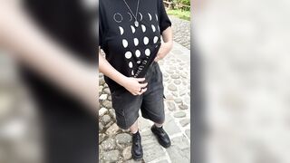 Rischio grosso - Mostra le tette in paese