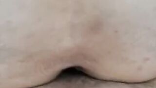 Scopo mia moglie in bagno pubblico lei ingoia tutto