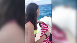 Pompino in barca giovane ragazza italiana social