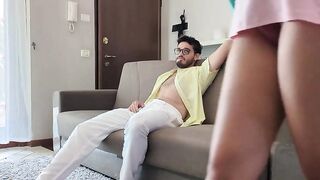 Sorellastra smetti di pulire e lucidami la cappella