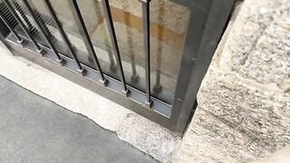 La cliente zoccola si fa sbattere dal commesso