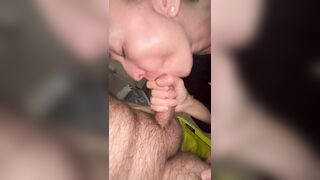 Moglie me lo succhia durante la lezione di italiano