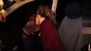 Carsex moglie italiana che sega guardone davanti al cornuto