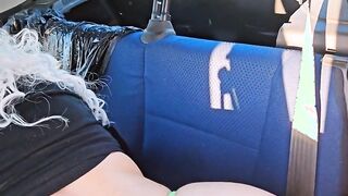 Cosplay italiana pompino e scopata a pecorina in macchina