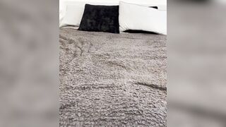 Mora italiana cavalca dildo