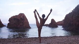 Yoga e scopata in spiaggia amatoriale