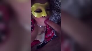 Pompinara italiana con mascherina Pov