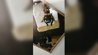 Bocchino allo specchio in hotel