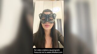 Vi faccio vedere come squirto con dialoghi in italiano