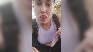 Si riprendono all'aperto mentre scopano coppia italiana