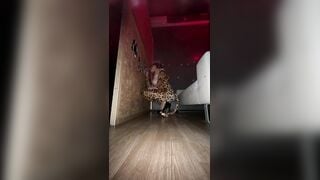 Glory hole al club privè Milf italiana fica