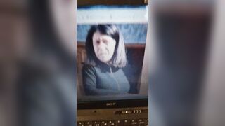 SEGHE SULLA  FOTO DI UNA DONNA ANZIANA CON VARIE SBORRATE