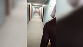 Black la scopa in hotel fuori dalla stanza