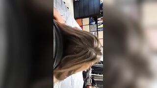 Lo vuole sentire tutto in gola la porcella