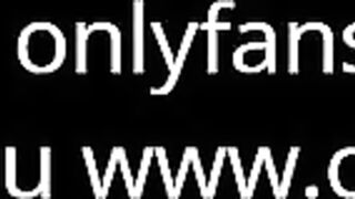 Giovane fidanzata prova per la prima volta il glory hole