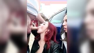 Ti faresti succhiare il cazzo da tre troiette?